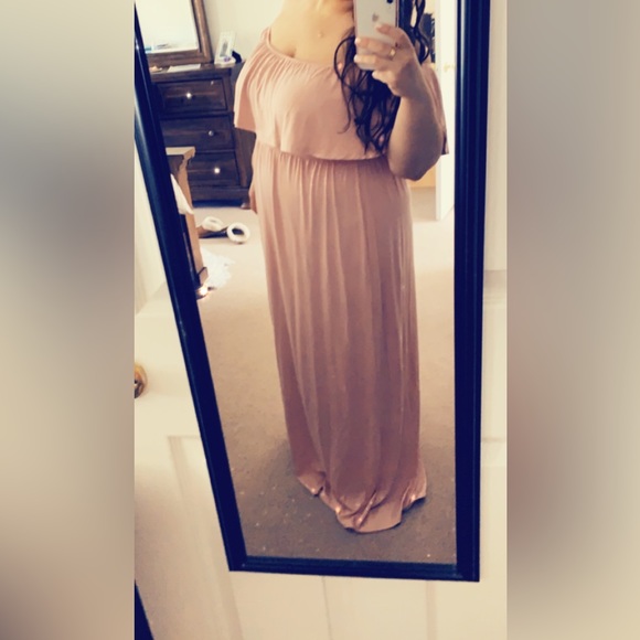 Ecavus Womens Off Shoulder Maternity Dress Ruffle Trim Maxi Photography Dress - Picture 3 of 3